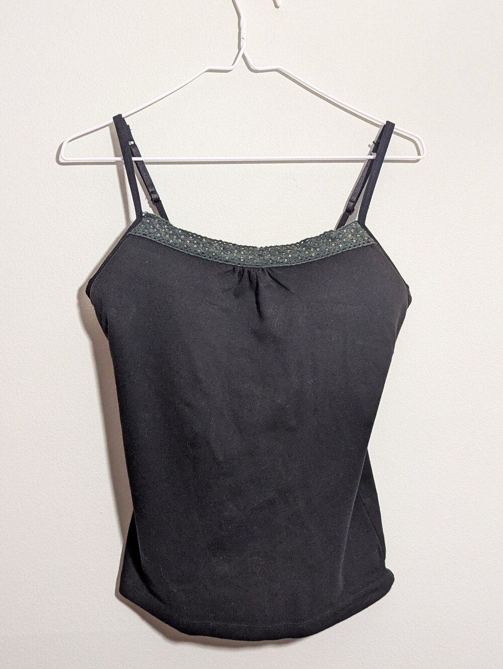 Y2K Fashion Bug Black Camisole Tank Top Beaded Lace Trim Built In Underwire Bra